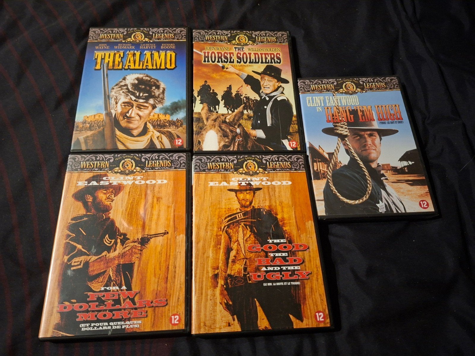 A vendre5 dvd de la collection Western de legends, Action, Enlèvement ou Envoi, Comprend un boîtier, Allemand