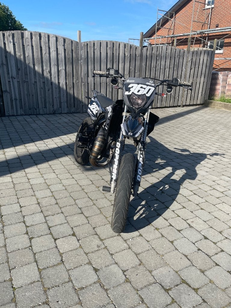 Sherco 50 cc sm2024, Fietsen en Brommers, Brommers | Crossbrommers, Zo goed als nieuw, Overige merken, Ophalen