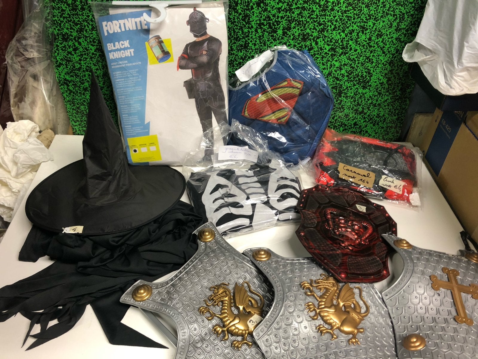 Verkleden, hoeden,  helmen, maskers, enz, Kinderen en Baby's, Carnavalskleding en Verkleedspullen, Ophalen of Verzenden, Zo goed als nieuw