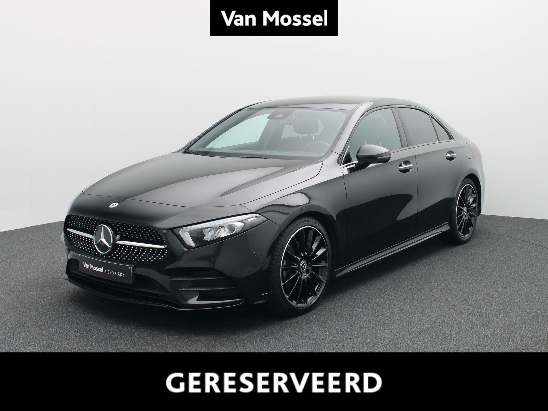 Mercedes-Benz A-Klasse 180 d AMG Line Limousine + CARPLAY +, Autos, Classe A, 116 ch, Entretenue par le concessionnaire, Noir