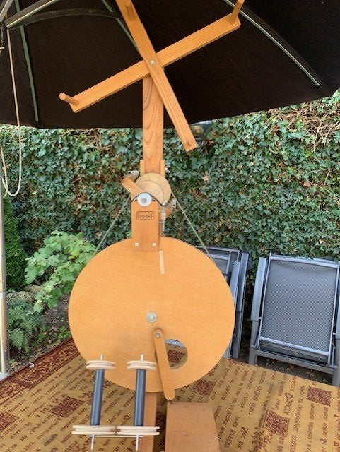 LOUET S 10 SPINNEWIEL MET WOLMOLEN, Hobby en Vrije tijd, Ophalen of Verzenden, Zo goed als nieuw, Spinnewiel