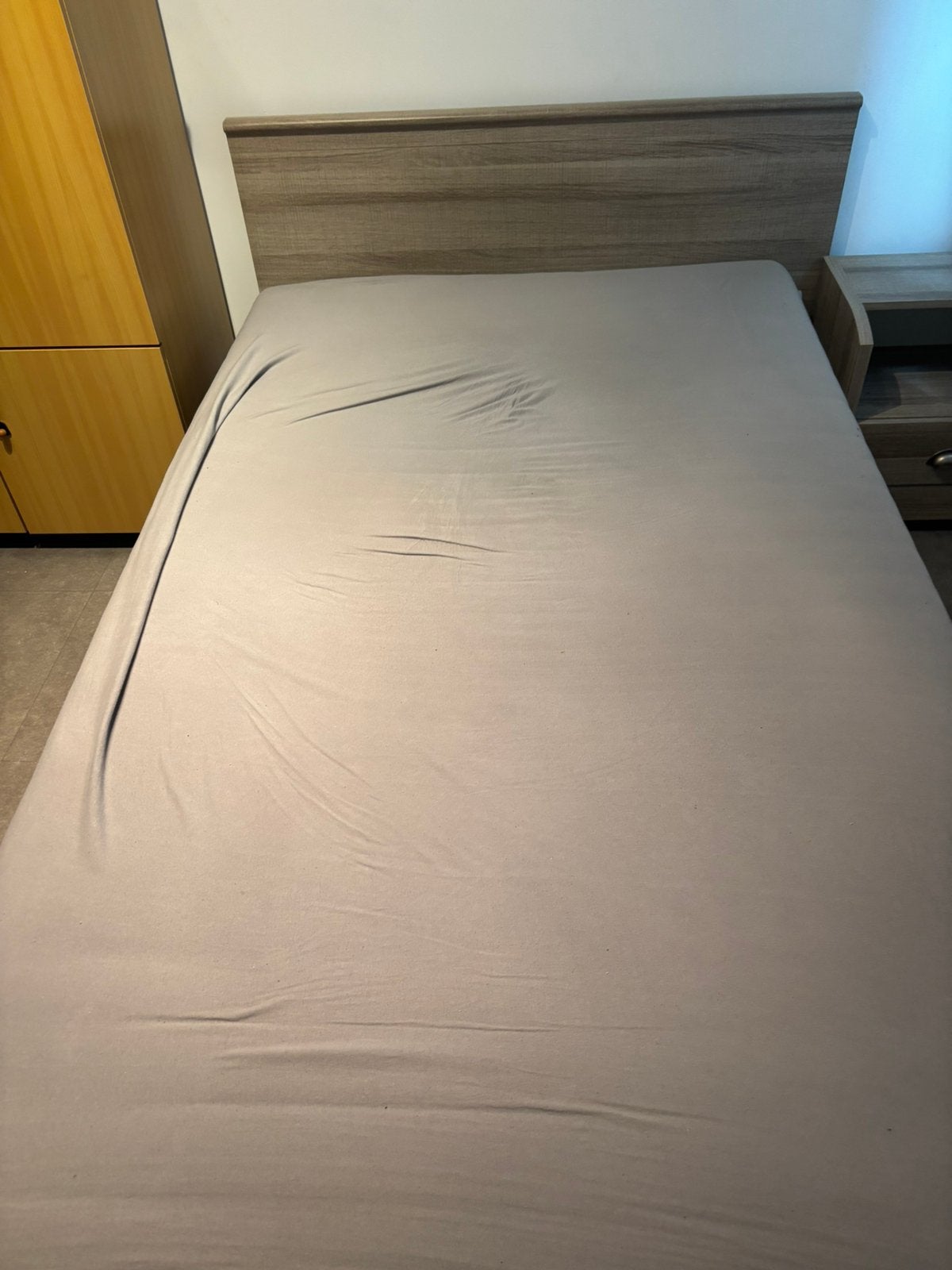 Lit pour 1 personne, Maison & Meubles, Chambre à coucher | Matelas & Sommiers, Enlèvement, Comme neuf, Matelas