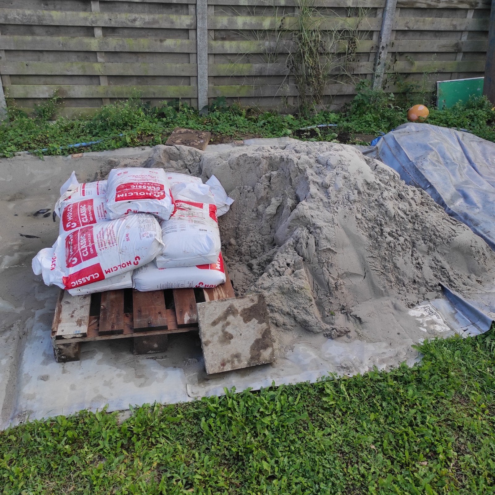 lommelzand 1m3+11 zakken cement, Ophalen, Nieuw