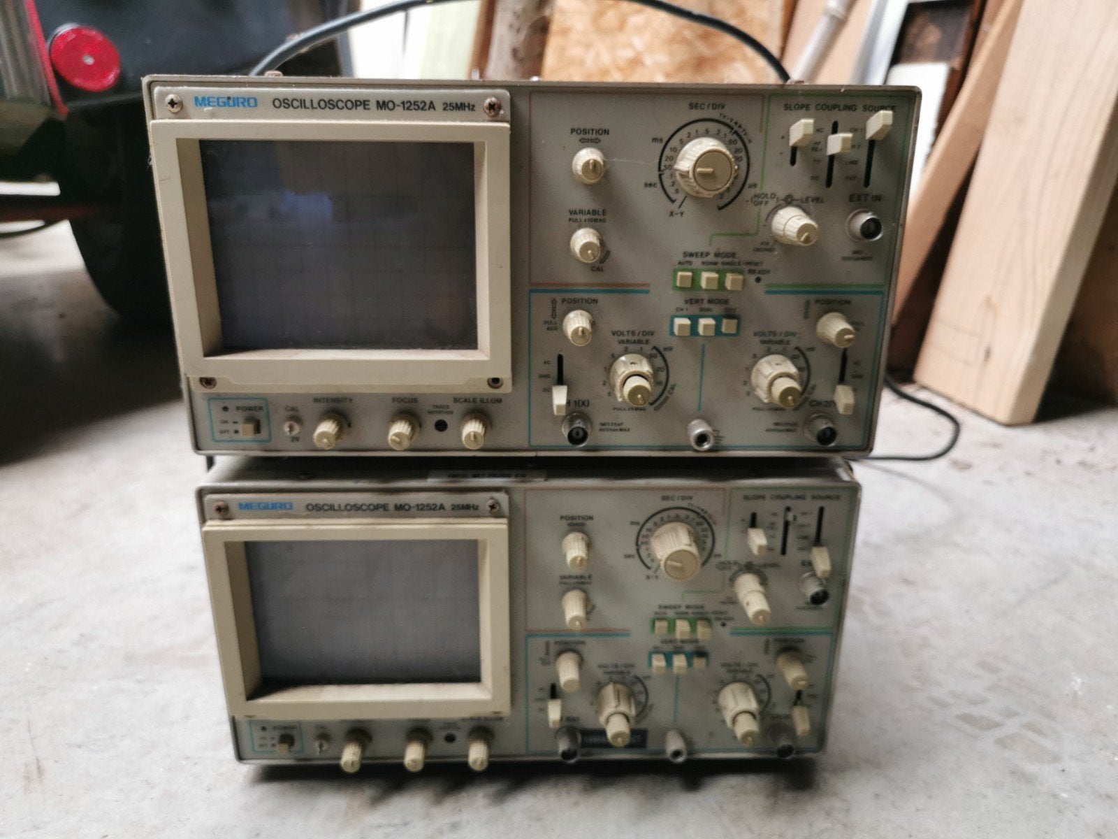 Oscilloscoop meguro mo-1252A 25MHz, Ophalen