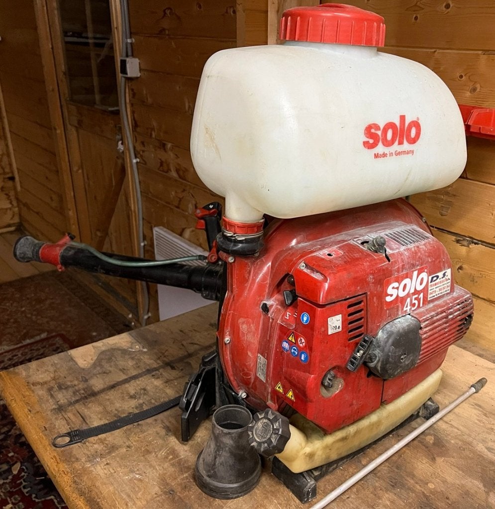 Solo 451 - Motorvernevelaar, Tuin en Terras, Ophalen, Benzine, Gebruikt, Ruggedragen
