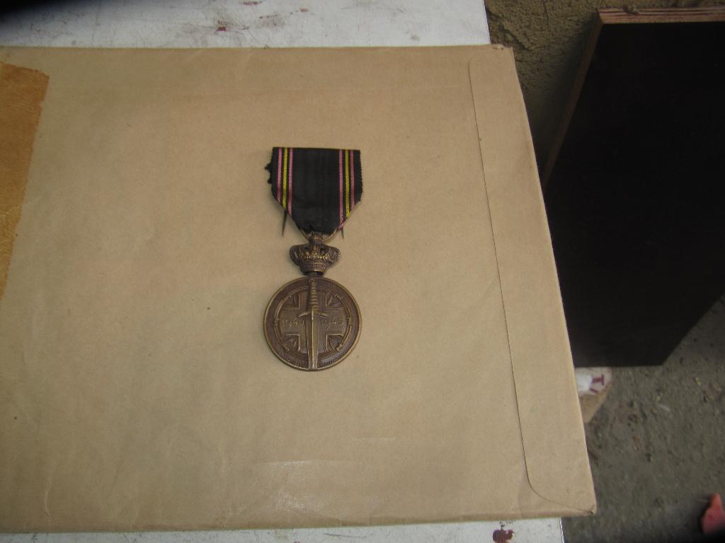 medaille  - wereldoorlog 2, Verzamelen, Verzenden