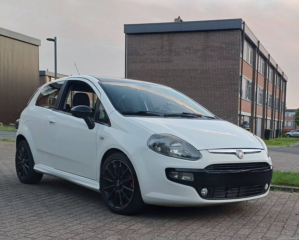 Fiat punto evo Édition sport 1.6 multijet, Autos, Fiat, Euro 5, Boîte manuelle, Noir, Particulier