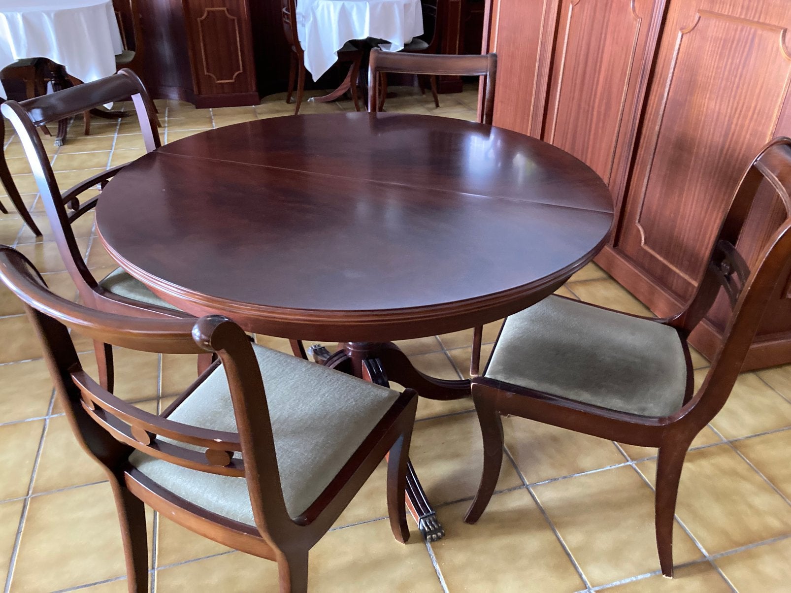 Ronde tafels en rechthoekige tafels, Huis en Inrichting, Tafels | Eettafels, Ophalen, Zo goed als nieuw, Overige vormen, Klassiek/ Engels