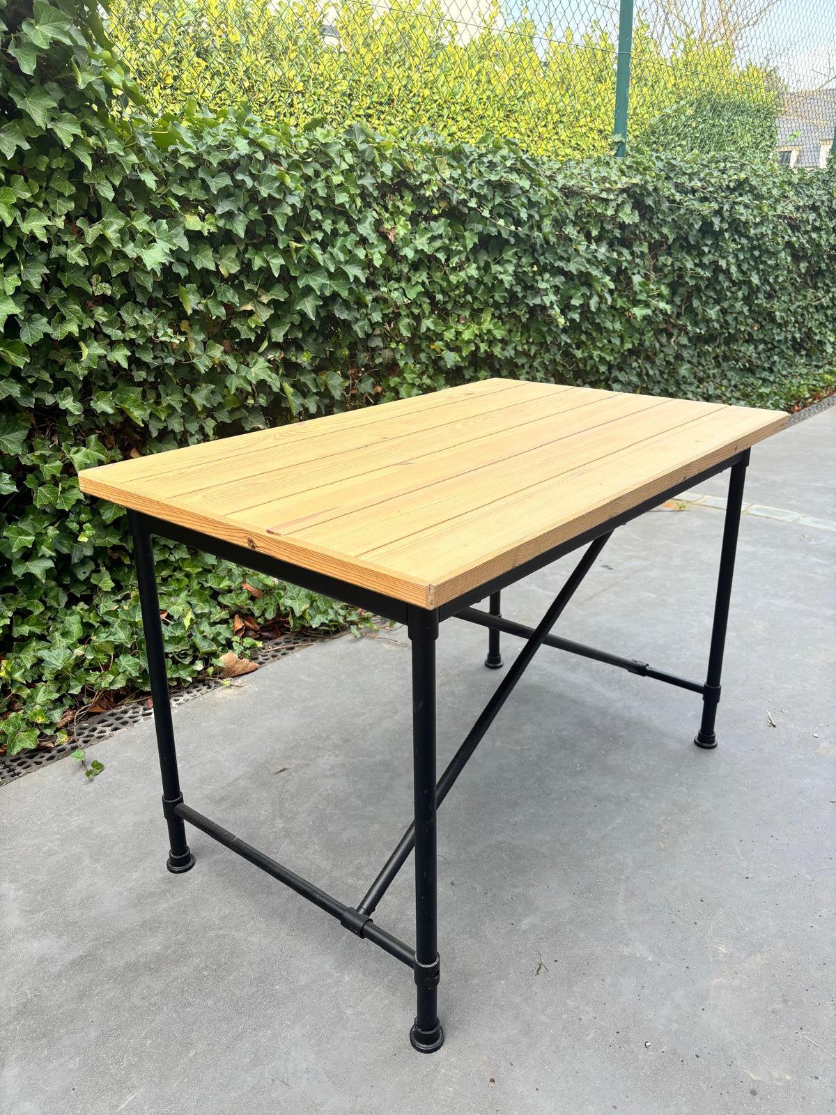 Table, Enlèvement, Utilisé