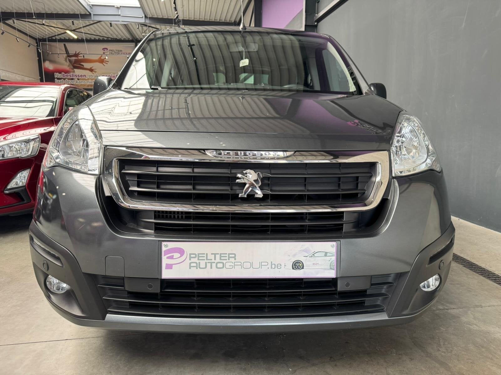 Peugeot Partner Tepee 1.2 PureTech 5-Zitpl GPS Camera Trekh, 0 kg, 1199 cc, 0 kg, Bedrijf