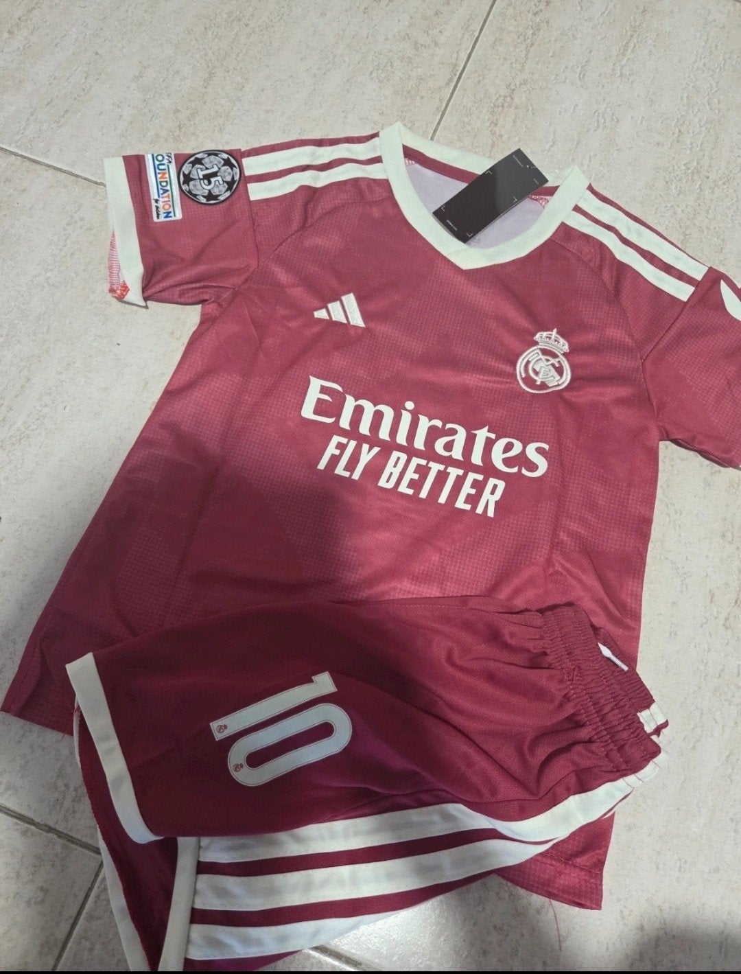 ensemble du foot enfants real madrid., Sports & Fitness, Football, Taille XS ou plus petite, Envoi, Neuf, Maillot