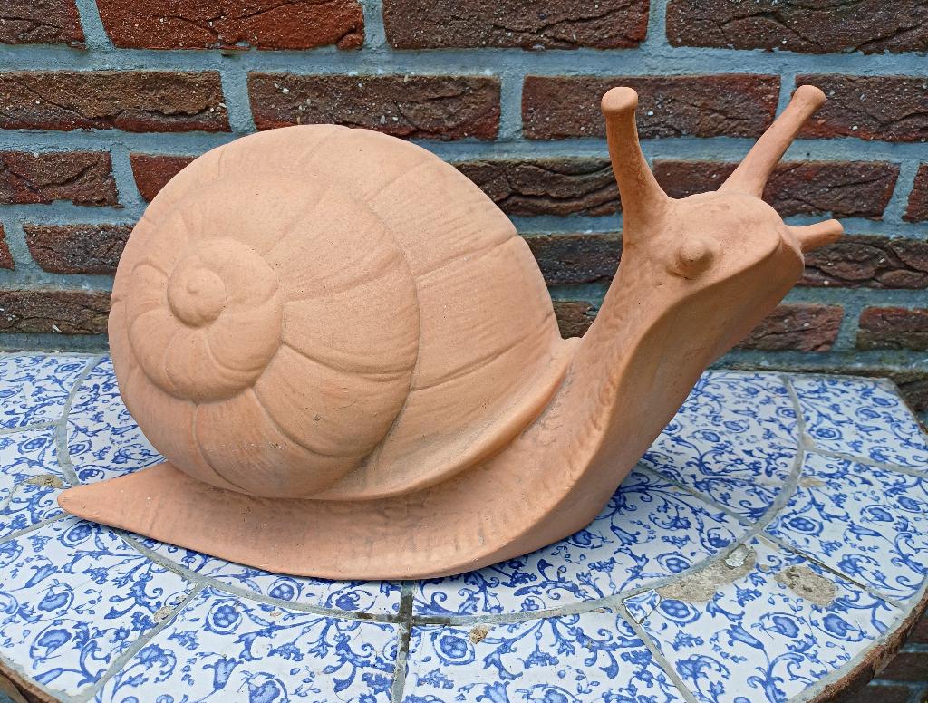 Prachtige, grote terracotta slak - zeer goede staat, Tuin en Terras, Tuinbeelden, Ophalen