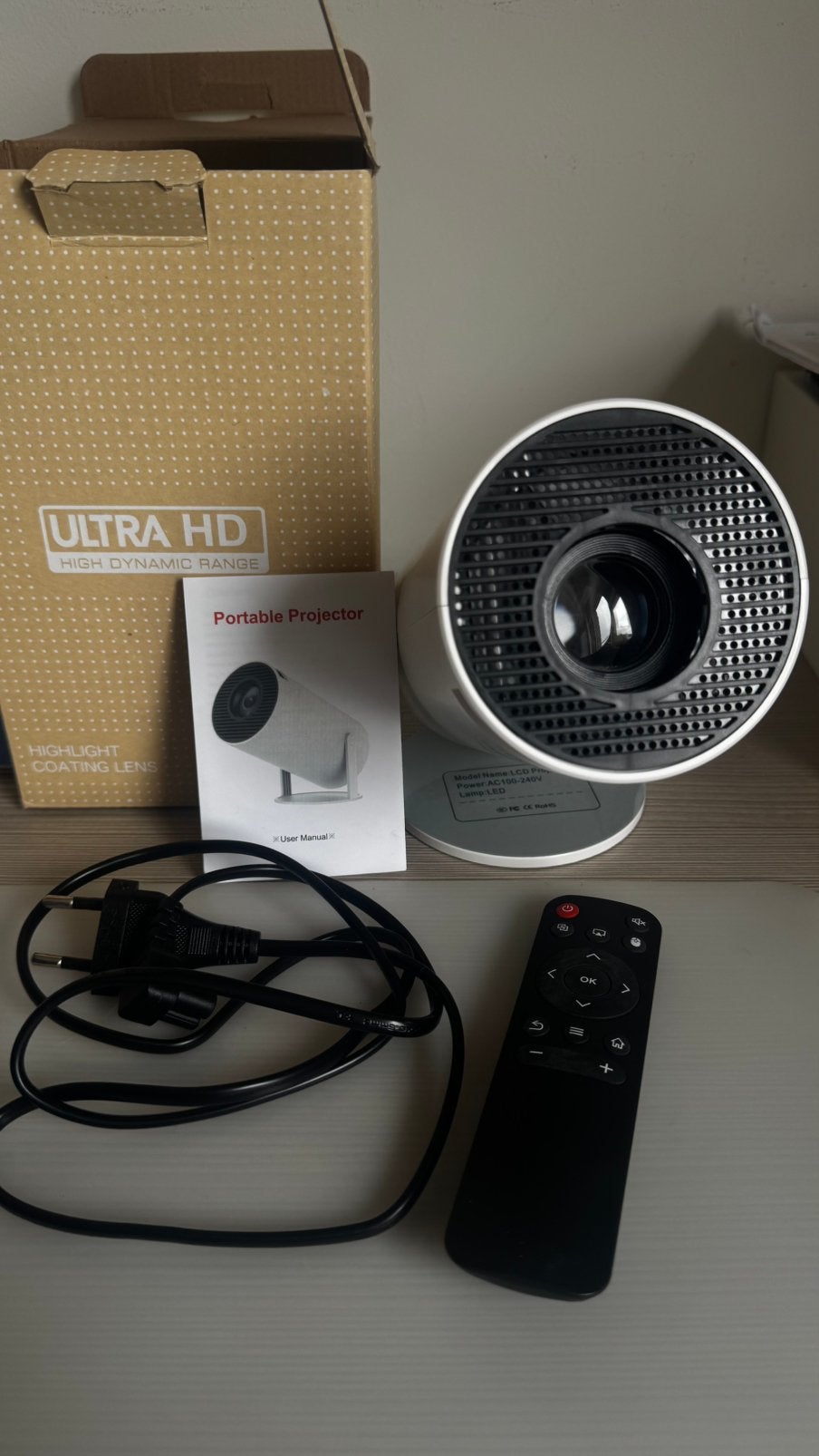 Draagbare projector/beamer, Ophalen of Verzenden, Zo goed als nieuw, Ultra HD (4K)