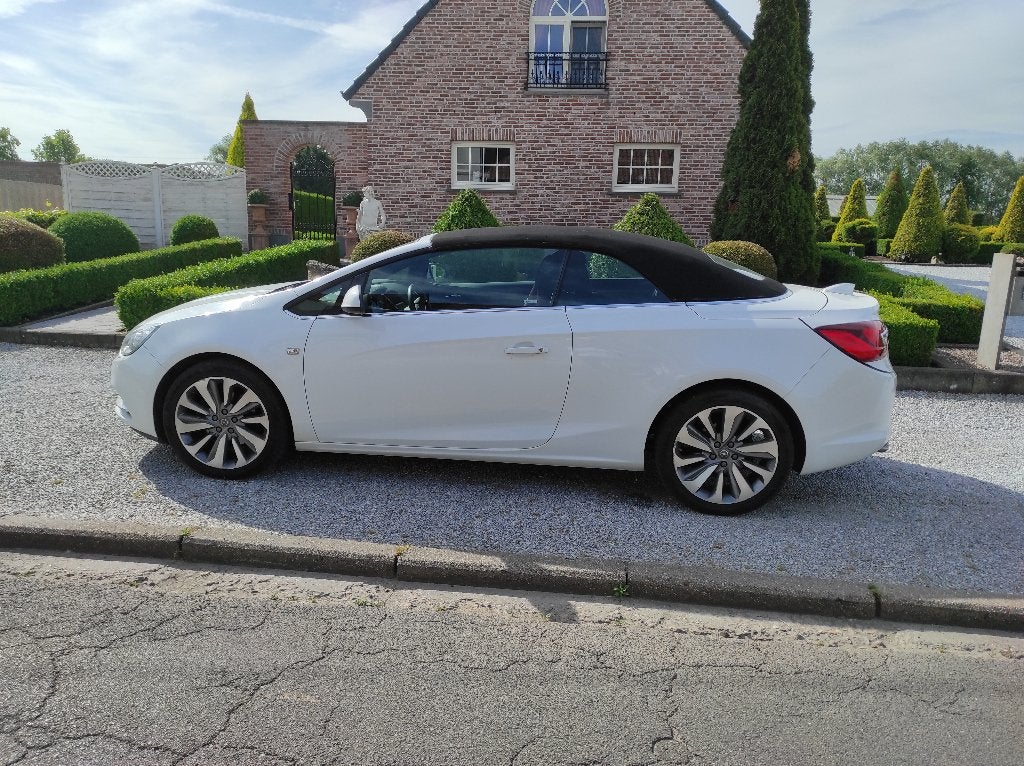 Opel Cascada - 2018 - 1.4 turbo - 140pk - vaste prijs, Auto's, Euro 6, Cabriolet, Wit, Handgeschakeld