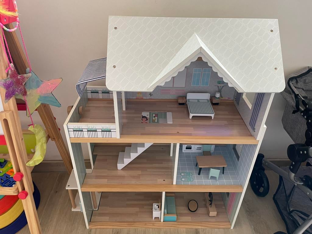 Poppenhuis met lift en deurbel, Ophalen, Gebruikt, Poppenhuis