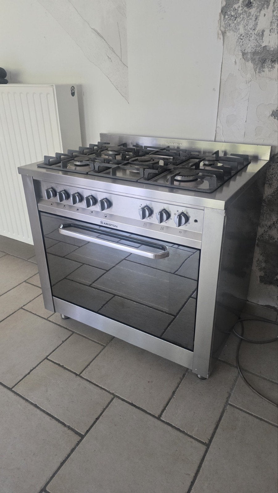 te koop Ariston gasfornuis met elektrische oven – CP 058 MT., Elektronische apparatuur, Fornuizen, Ophalen, Gebruikt, Gas, Vrijstaand