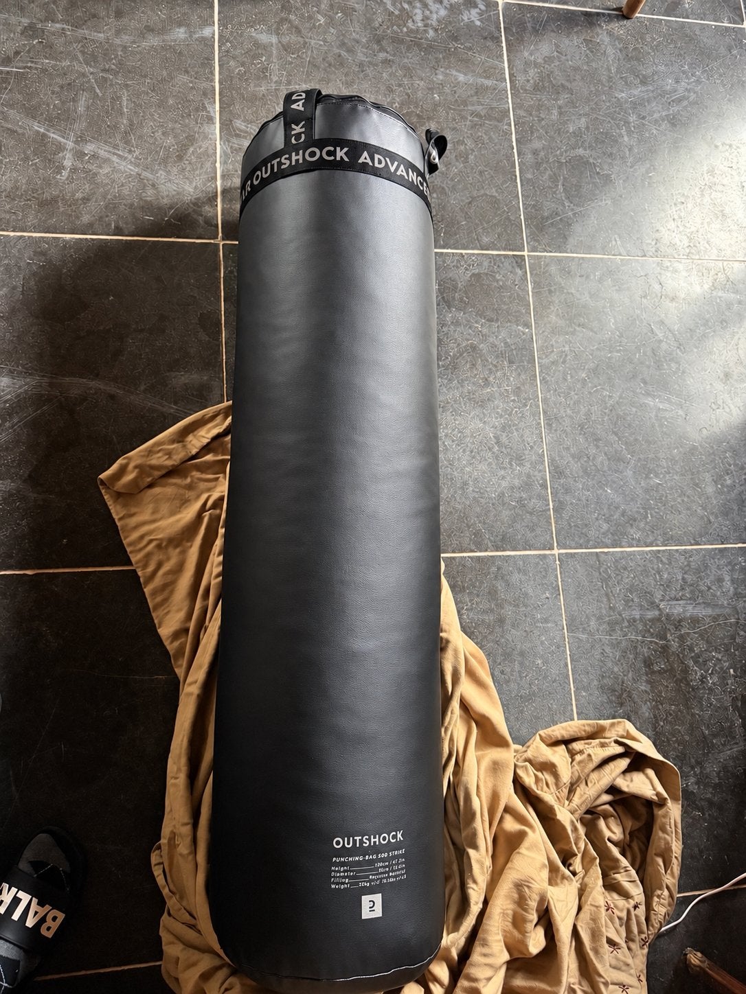 Sac de frappe Outshock Boxing 500 Strike - 32 kg - 120 cm, Enlèvement, Comme neuf, Sac de boxe