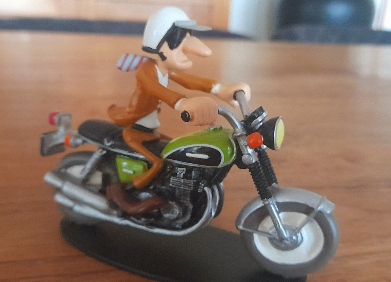Figurine Joe Bar team . Émile Lapince, Enlèvement