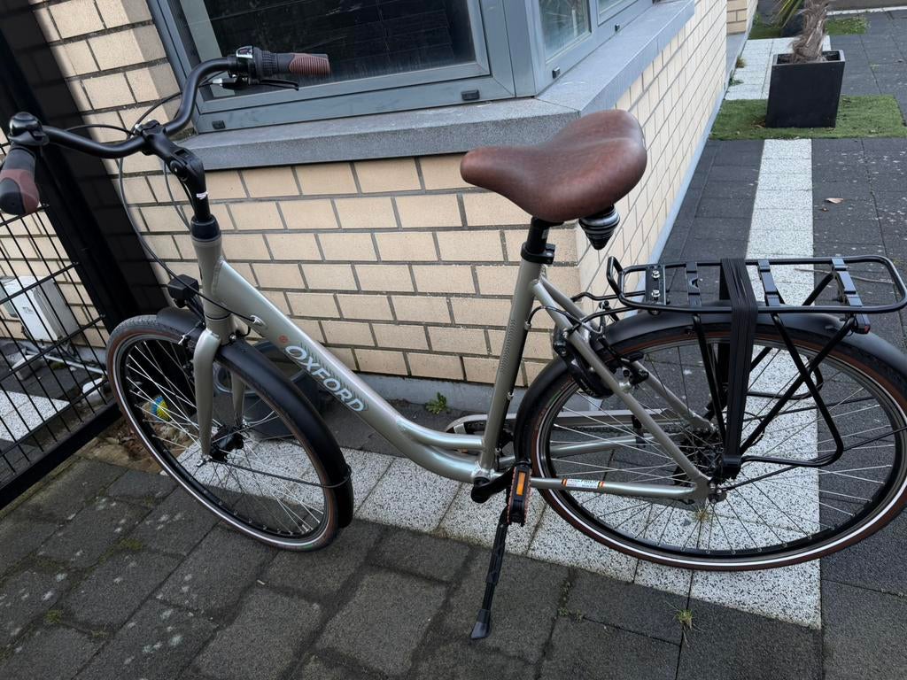 GLOEDNIEUWE damesfiets!! Gekocht op (11/03), Fietsen en Brommers, Fietsen | Dames | Damesfietsen, Ophalen, Nieuw