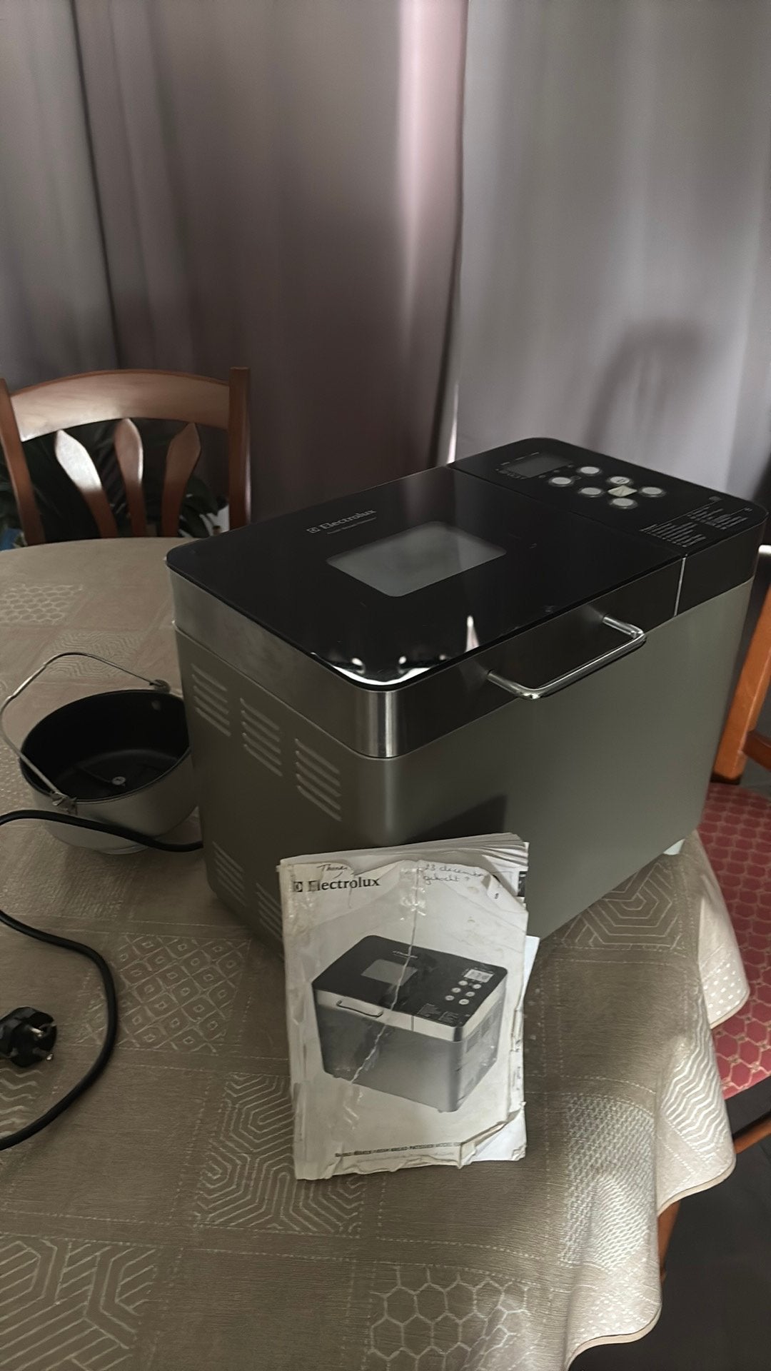Broosmachine van merk Electrolux., Elektronische apparatuur, Broodbakmachines, Gebruikt, 400 tot 800 gram deeg, Kijkvenster, Ophalen
