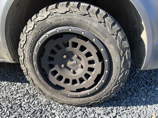 A vendre pneus camionnette(4 ou 5 pneus), Autos : Pièces & Accessoires, 4 Saisons, Enlèvement, Utilisé, Autre