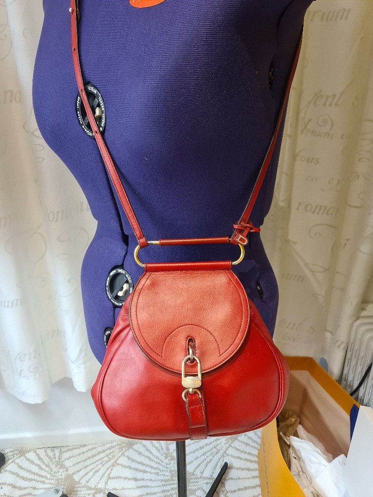 Delvaux cerceau pm, Handtassen en Accessoires, Ophalen of Verzenden, Gebruikt, Rood, Schoudertasje