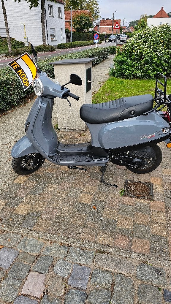 Gts Toscana Pure, Ophalen, Klasse B (45 km/u), Benzine, 50 cc