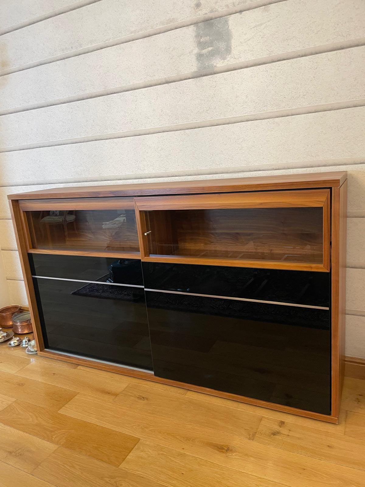 Dressoir moderne en bois et noir laqué, Maison & Meubles, Enlèvement, Comme neuf