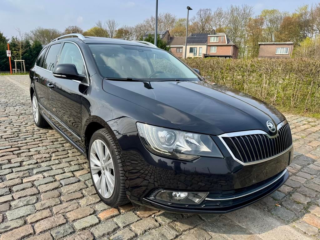 Skoda Superd 1.6 TDi 1r Main 132.000 km Logboek Automaat, Auto's, Skoda, Automaat, Euro 5, Bedrijf, Diesel
