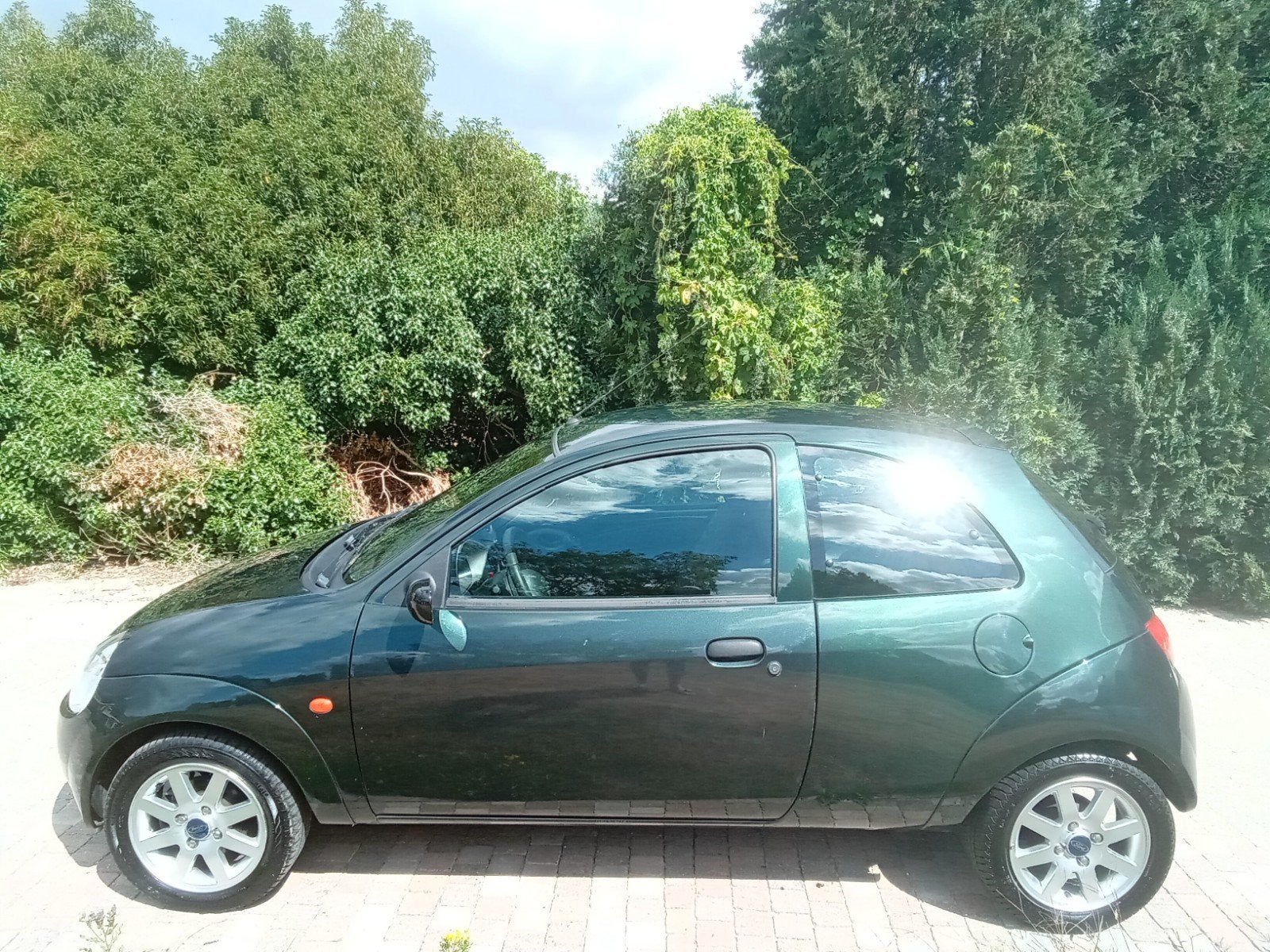 FORD KA BENZINE MET WEINIG KM, Auto's, Dealer onderhouden, Ka, Particulier, Te koop
