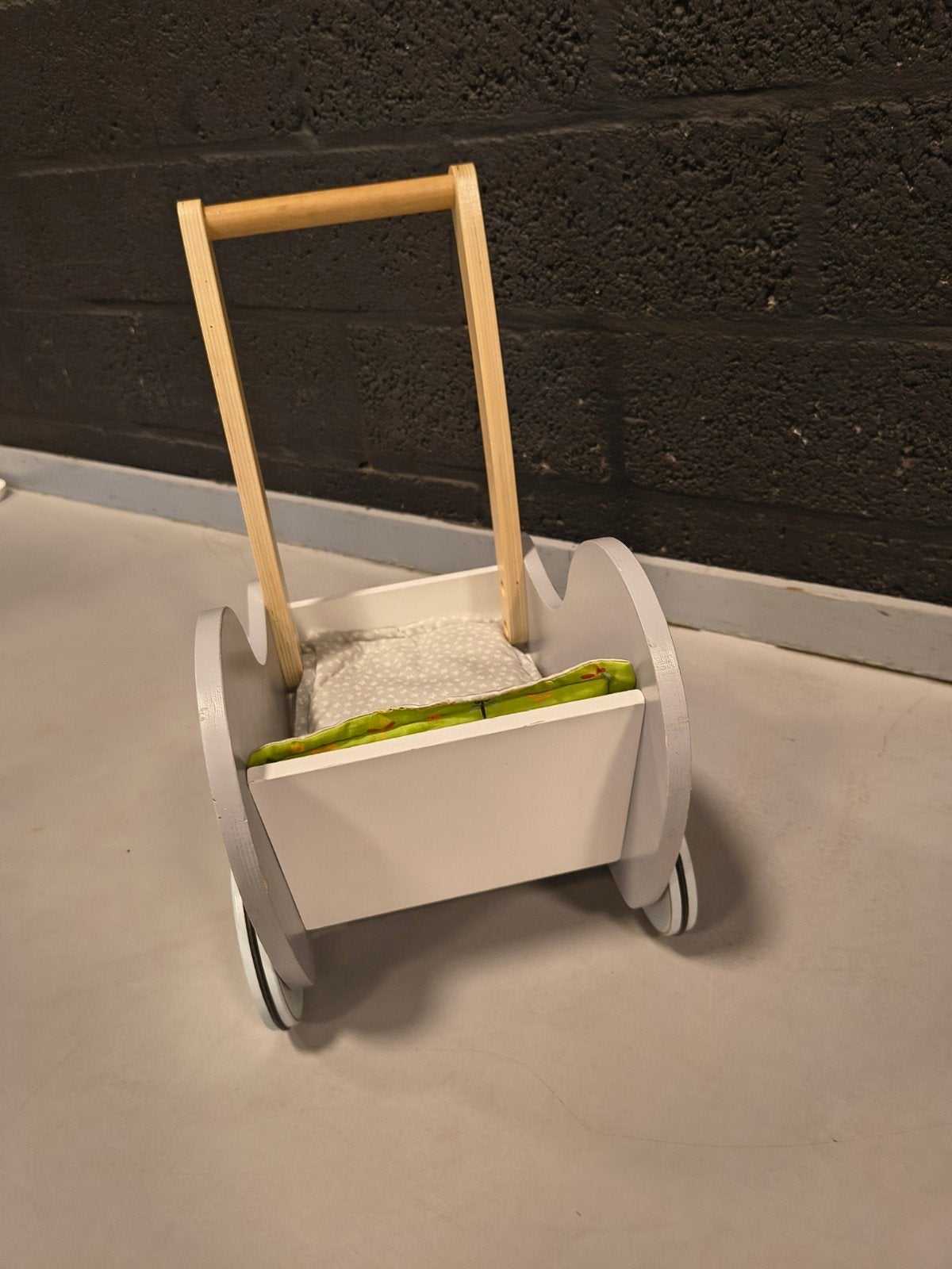 Poppen buggy, Ophalen