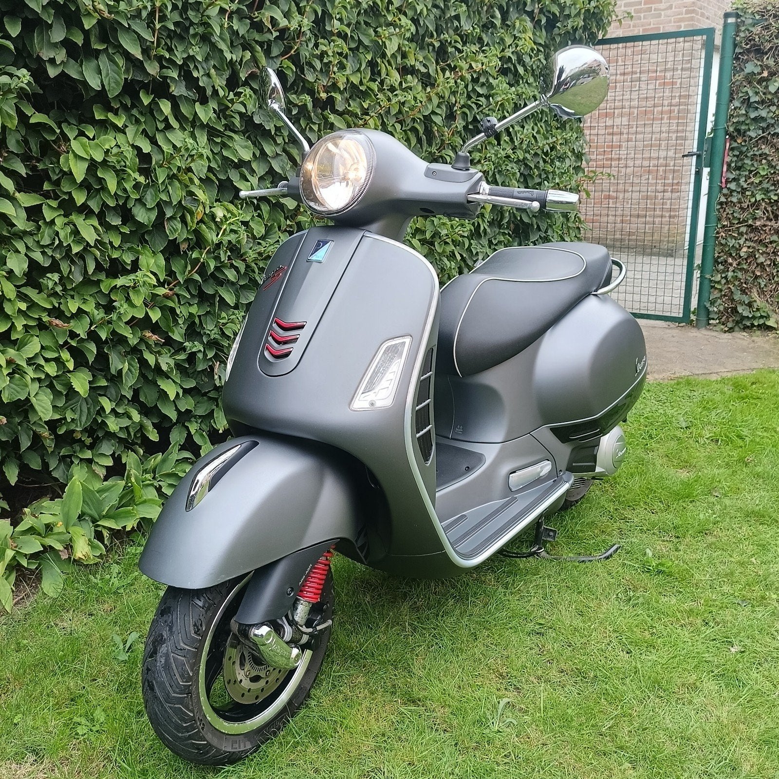 Vespa GTS Super Sport 125cc Grey, Motoren, Scooter, Occasion, Particulier, Automaat