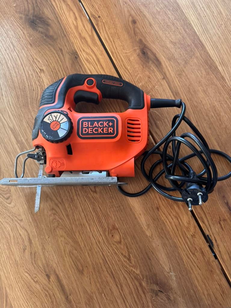 Scie Sauteuse Black et Decker - Autoselct 550W, Bricolage & Construction, Outillage | Scies mécaniques, Comme neuf, Scie sauteuse