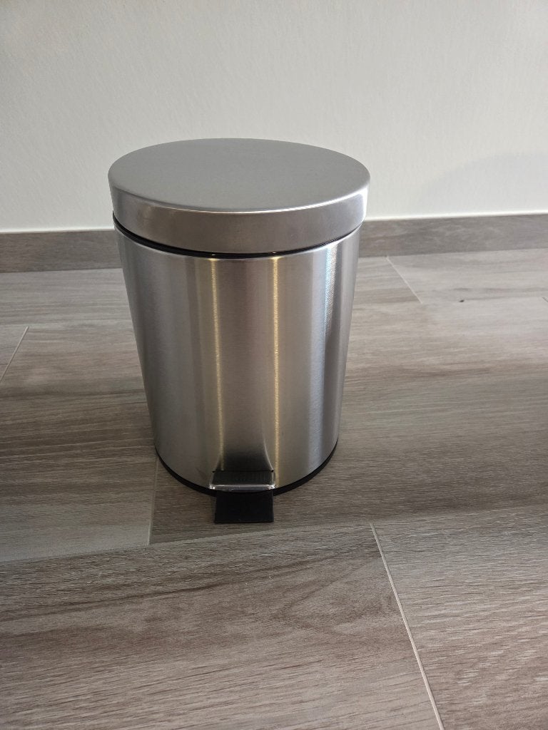 Pedaalemmer (klein), Huis en Inrichting, Woonaccessoires | Prullenbakken, Ophalen, Met pedaal, Zo goed als nieuw, Metaal