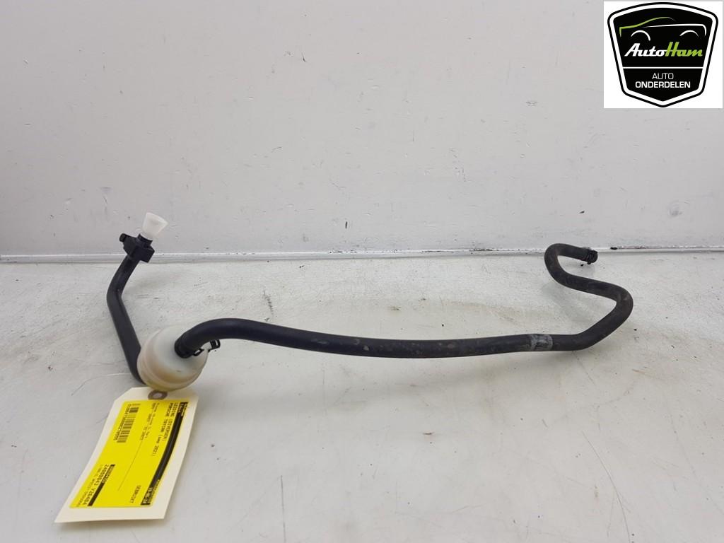 TUYAUX DIVERS Porsche Taycan (Y1A) (|8993841532|9J1616691|), Autos : Pièces & Accessoires, Utilisé, Porsche