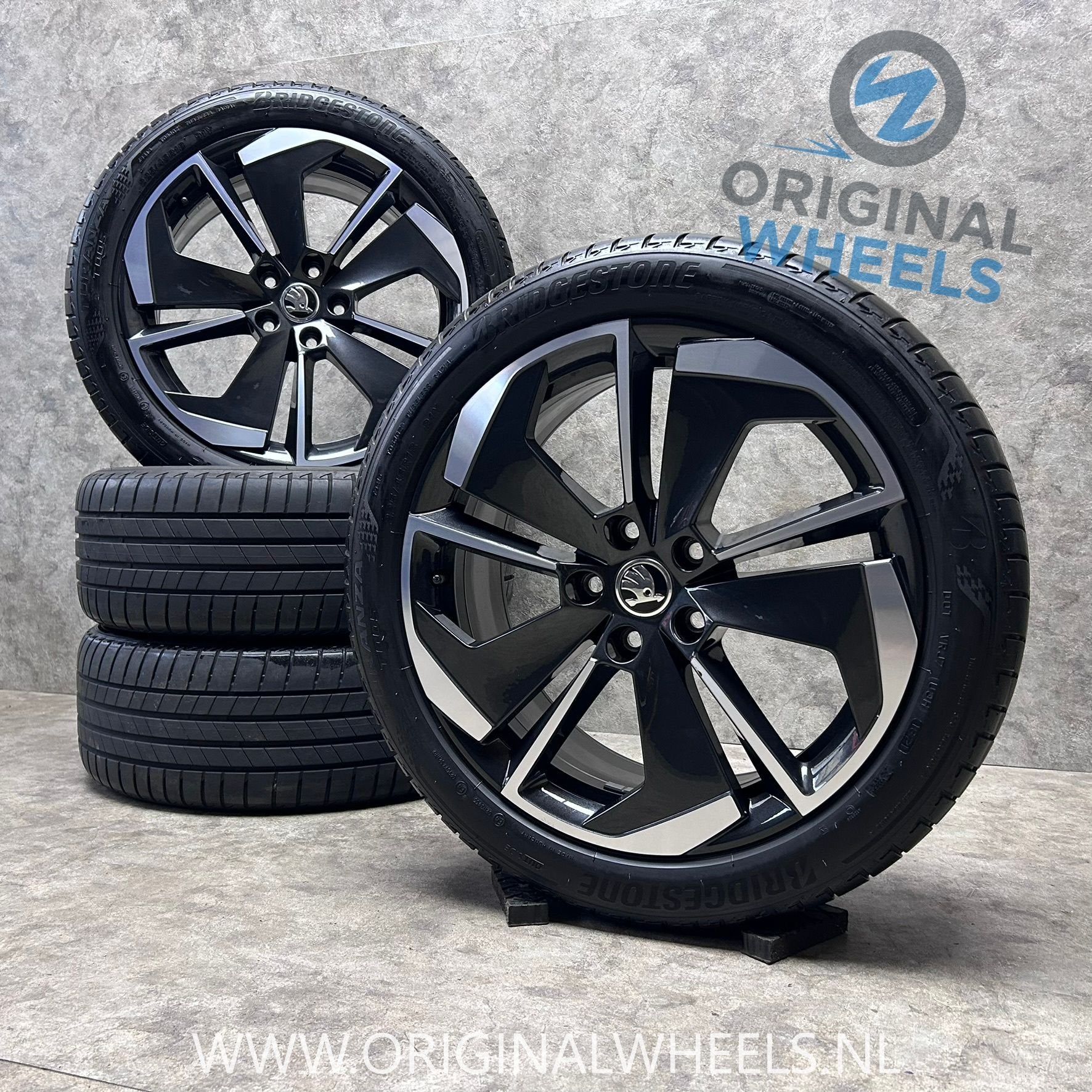 18 inch originele Comet velgen + zomerbanden Skoda Octavia 4, Pneus et Jantes, Véhicule de tourisme, Pneus été, -