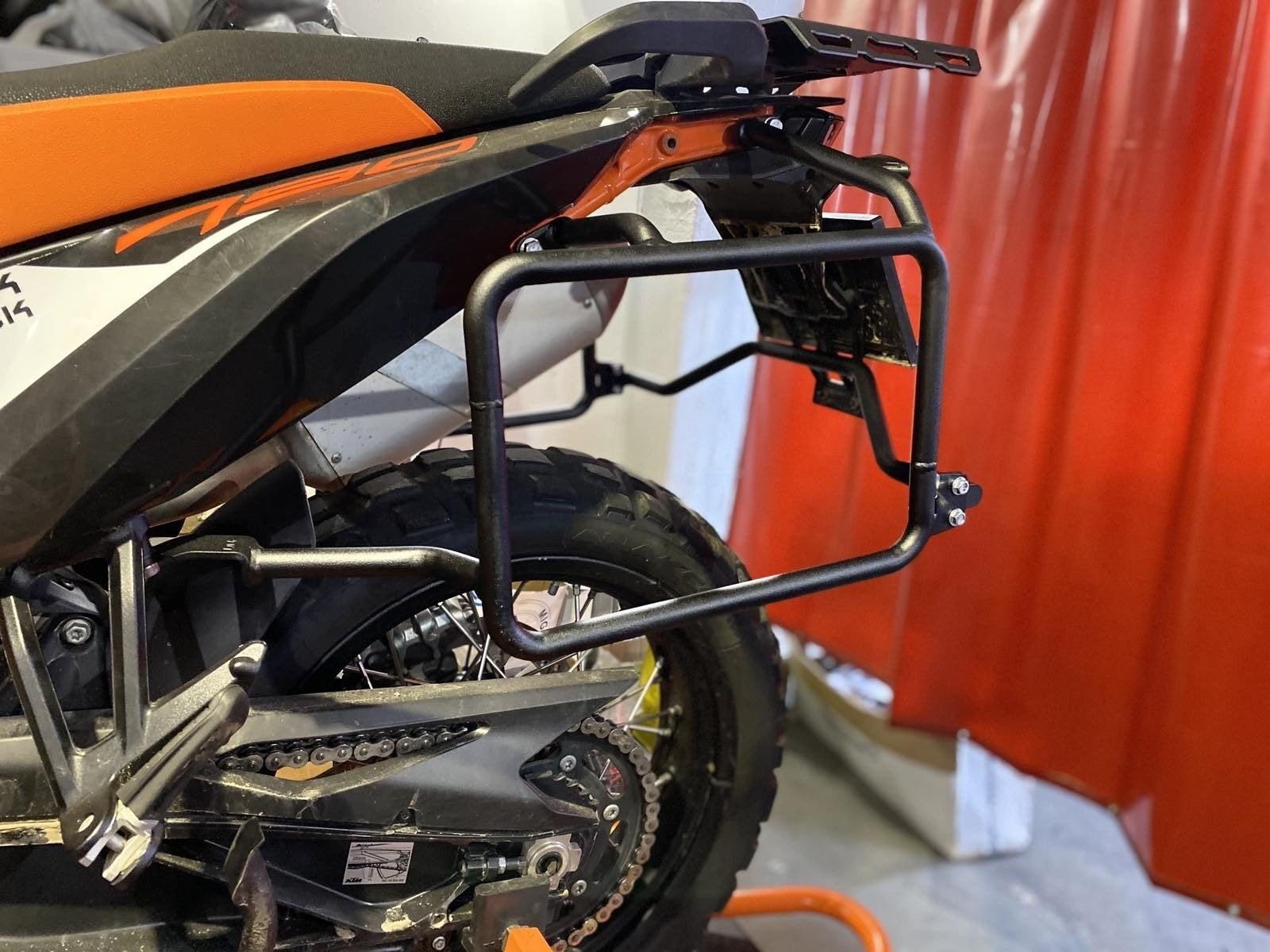 Outback Motortek Pannier Racks KTM 790 / 890, Motoren, Ophalen, Zo goed als nieuw