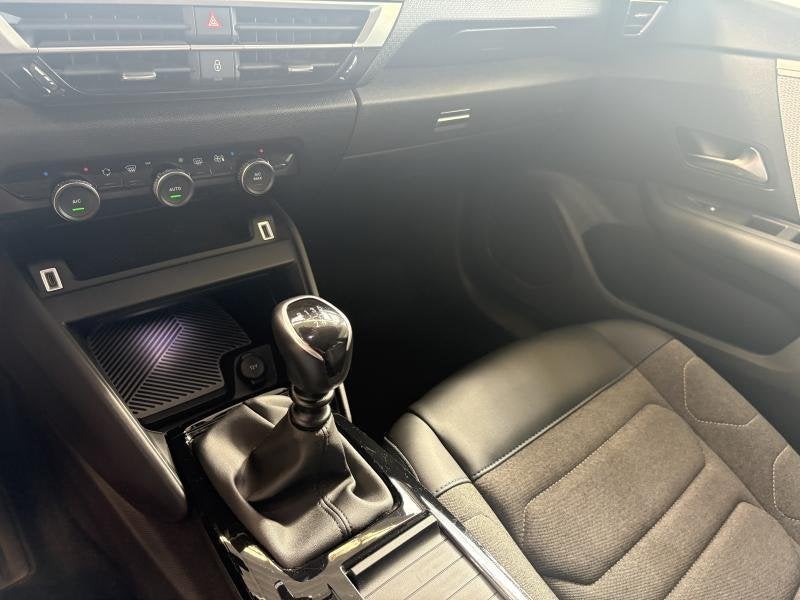 Citroen C4 1.2 130 PK Shine Citroën C4 1.2 PureTech 130 Shi, https://public.car-pass.be/vhr/d5af358d-f707-42e6-ad0c-2207e75eae14