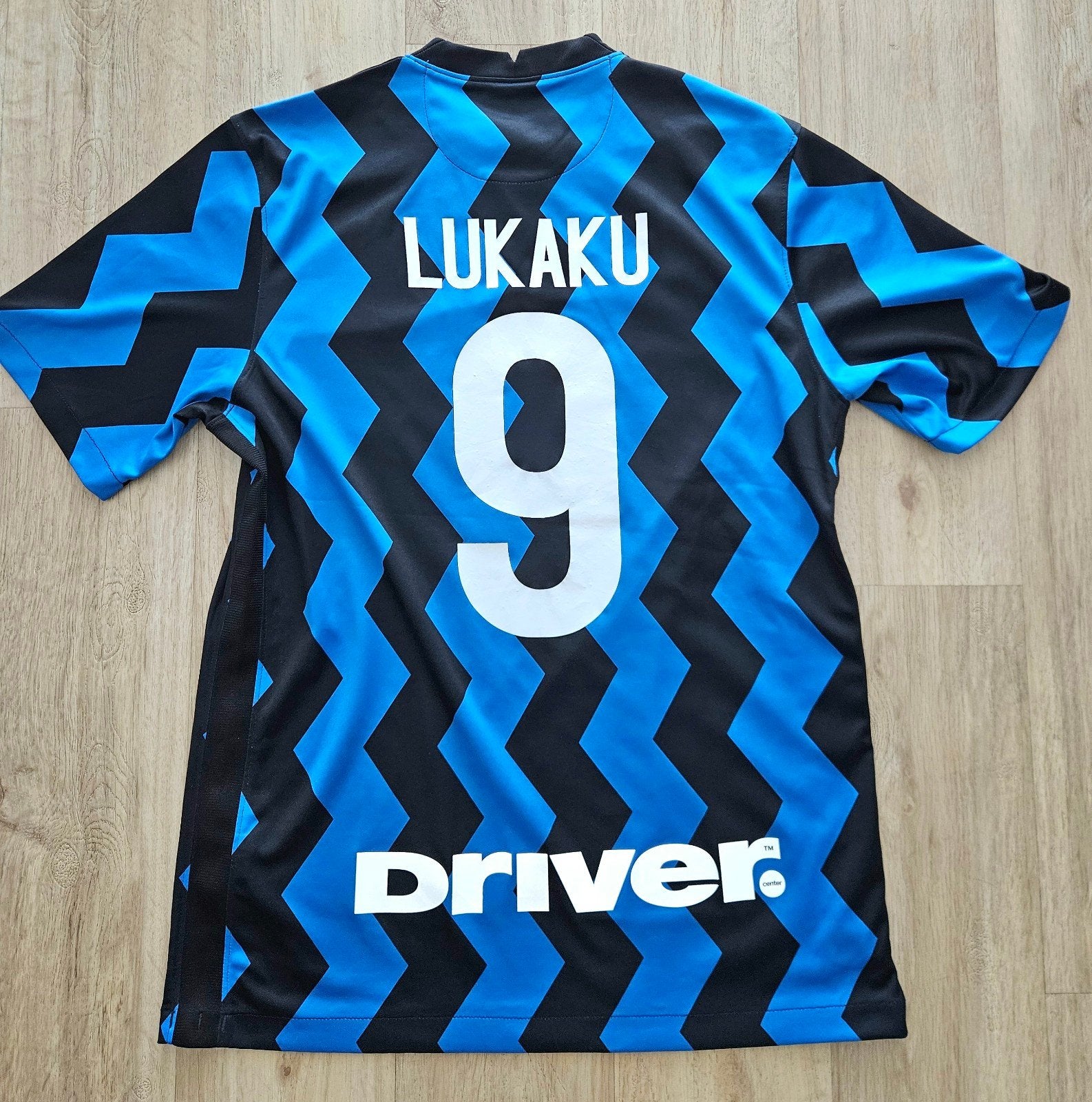 Internazionale voetbalshirt Lukaku, Maat M, Ophalen of Verzenden, Zo goed als nieuw, Shirt