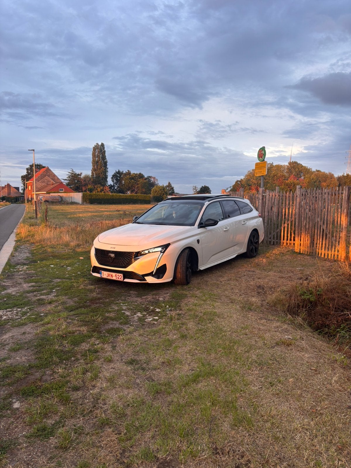 Peugeot 308 sw gt line, Cuir et Alcantara, Achat, 131 kW, Noir