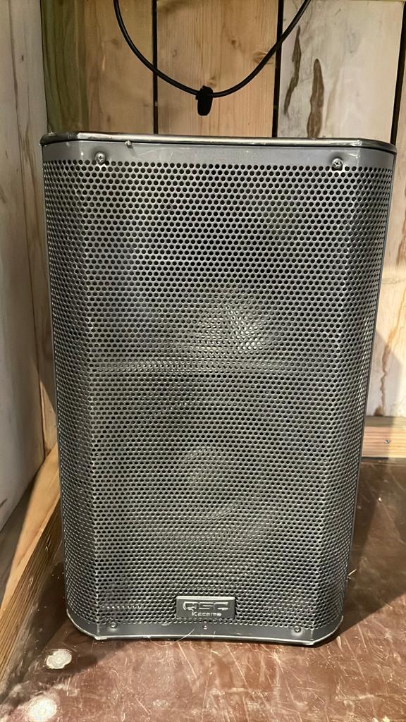 1 x qsc k10, TV, Hi-fi & Vidéo, Enceintes, Comme neuf, Enlèvement