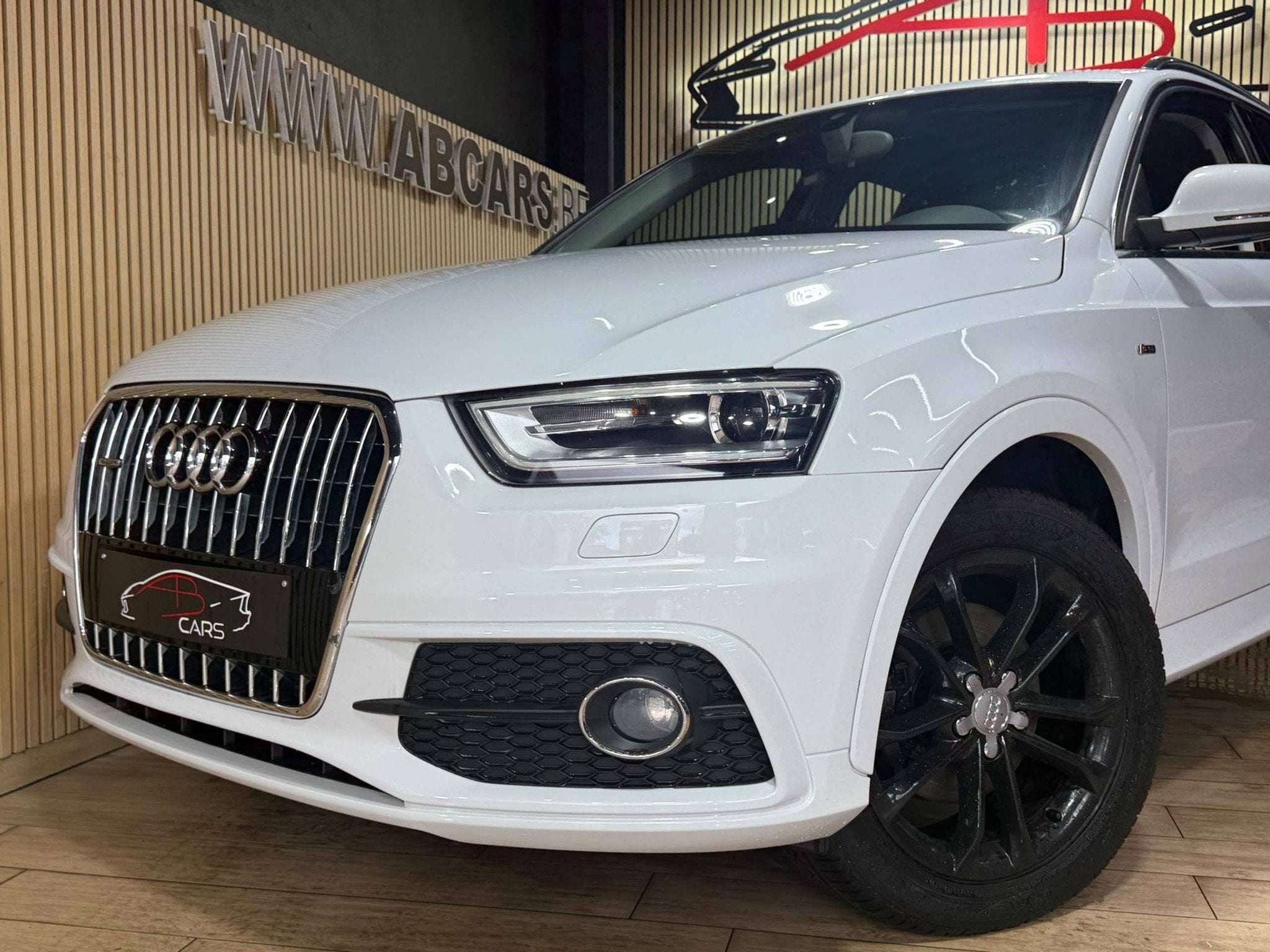 Audi Q3 2.0 TDi Quattro S line S tronic * GARANTIE 12 MOIS *, Auto's, Automaat, Euro 5, Stof, Gebruikt