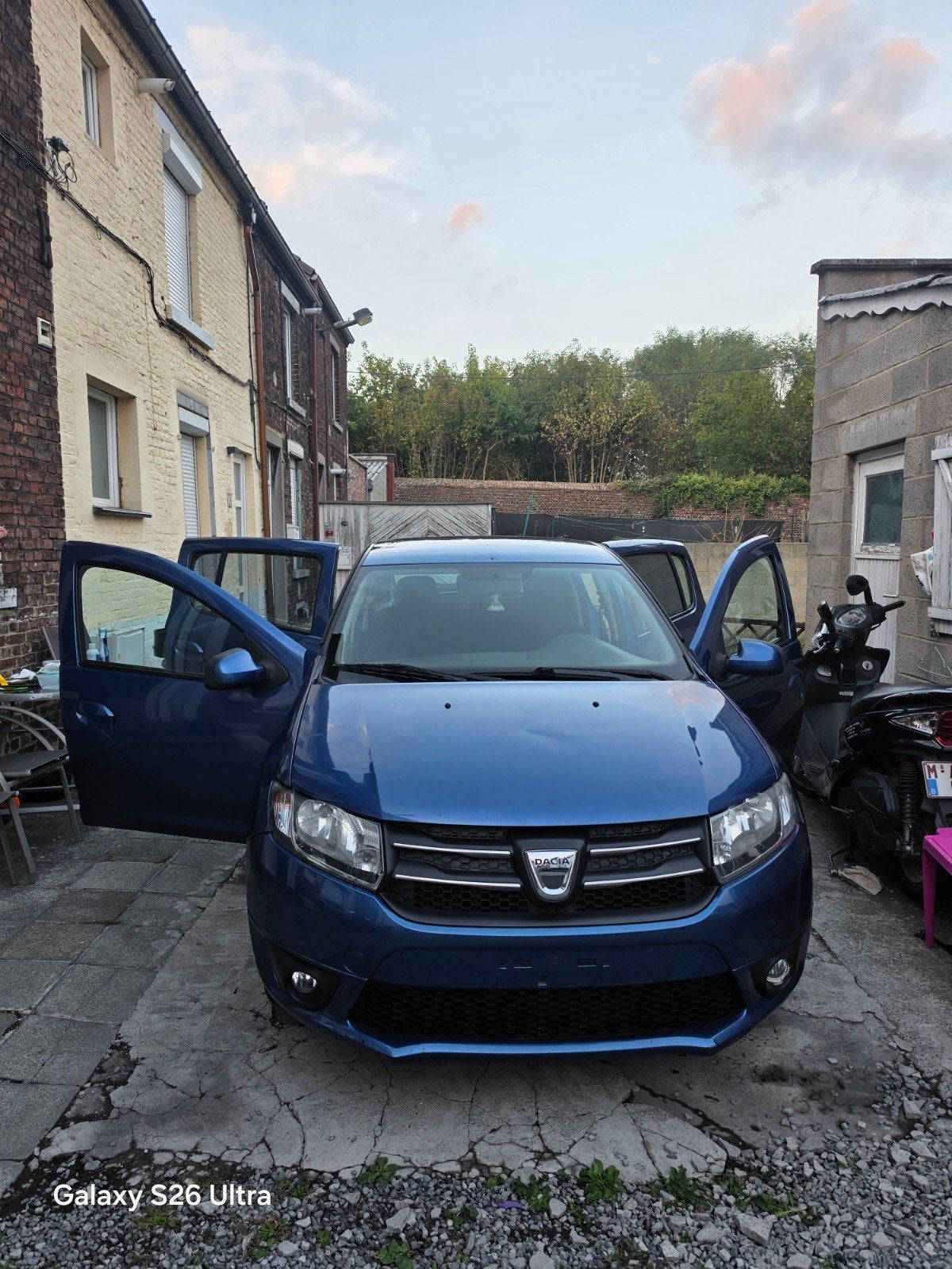 Dacia sandero 0.9 tce, Autos, Bluetooth, Achat, Boîte manuelle, Noir