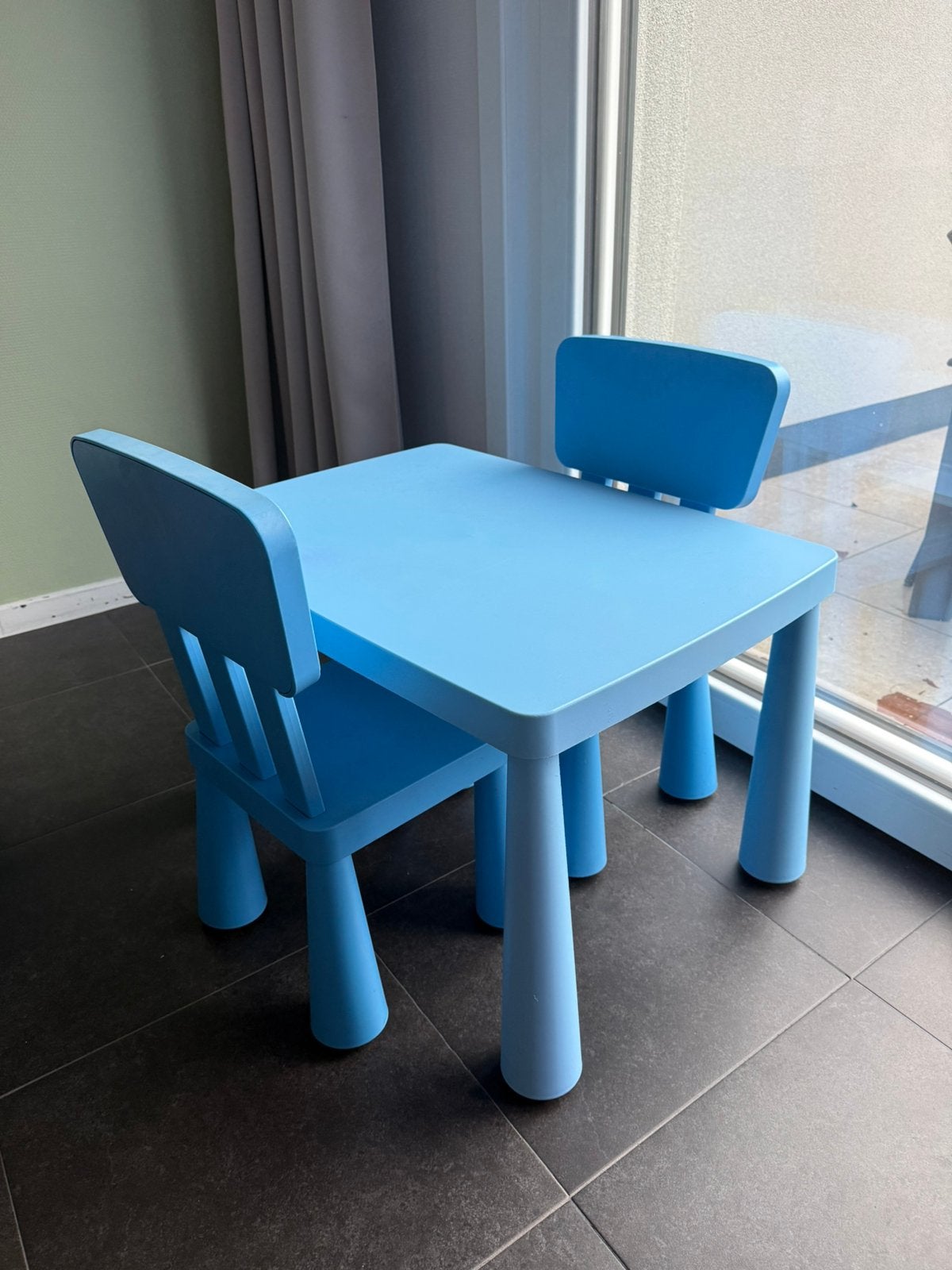 Kindertafel en 2 stoelen, Enfants & Bébés, Chambre d'enfant | Tables & Chaises, Enlèvement, Utilisé, Table(s) et Chaise(s)
