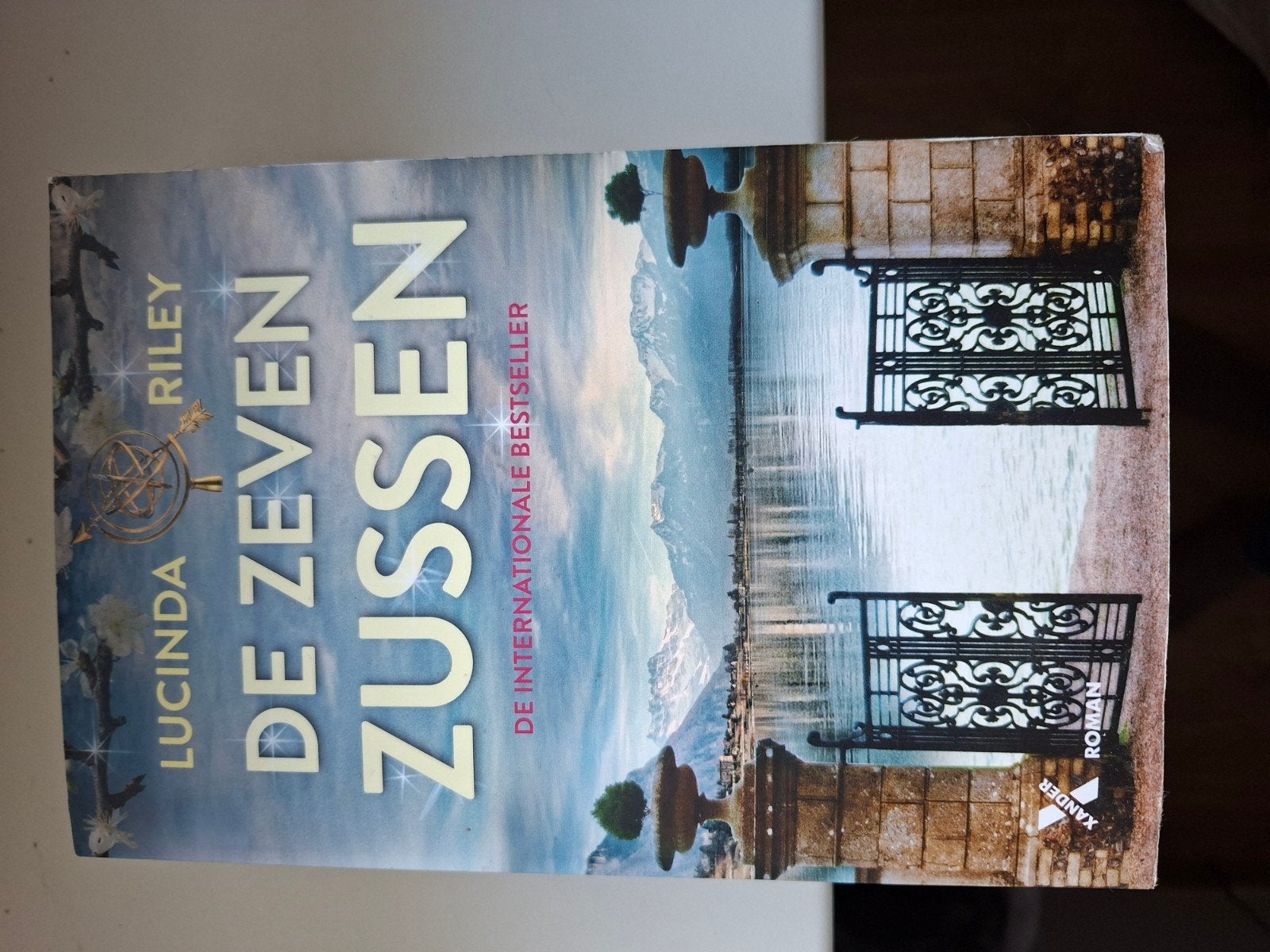 De zeven zussen, 50 tinten (1ste & laatste boek), Ophalen