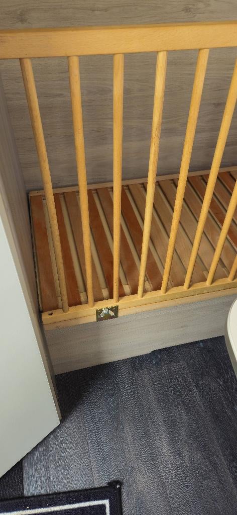 bed hekje caravan 120cm kan makkelijk terug naar zetel, Ophalen, Zo goed als nieuw
