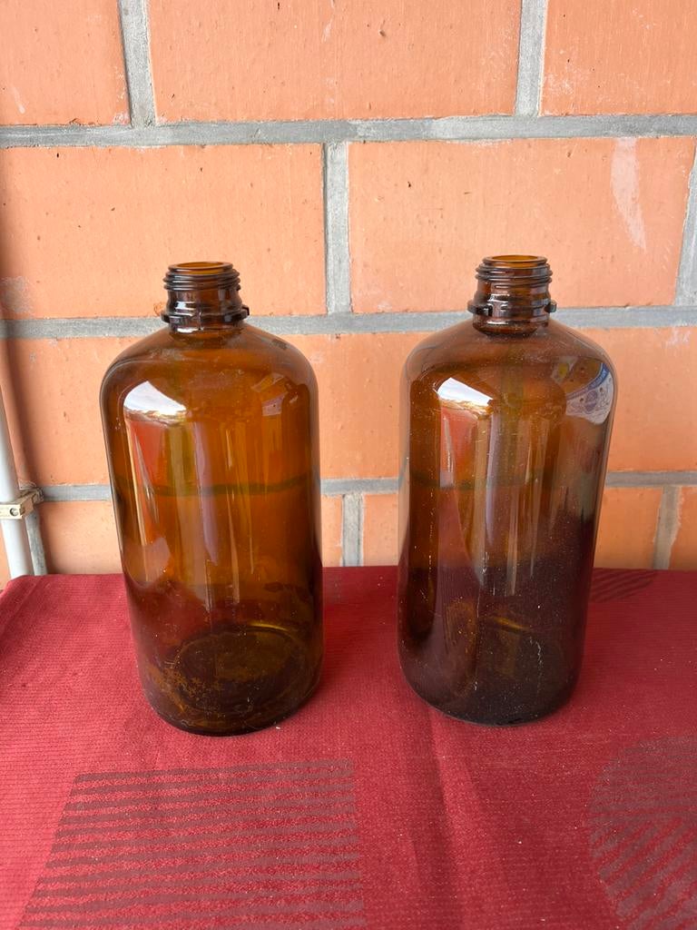 2 grote bruine flessen, Ophalen of Verzenden, Zo goed als nieuw