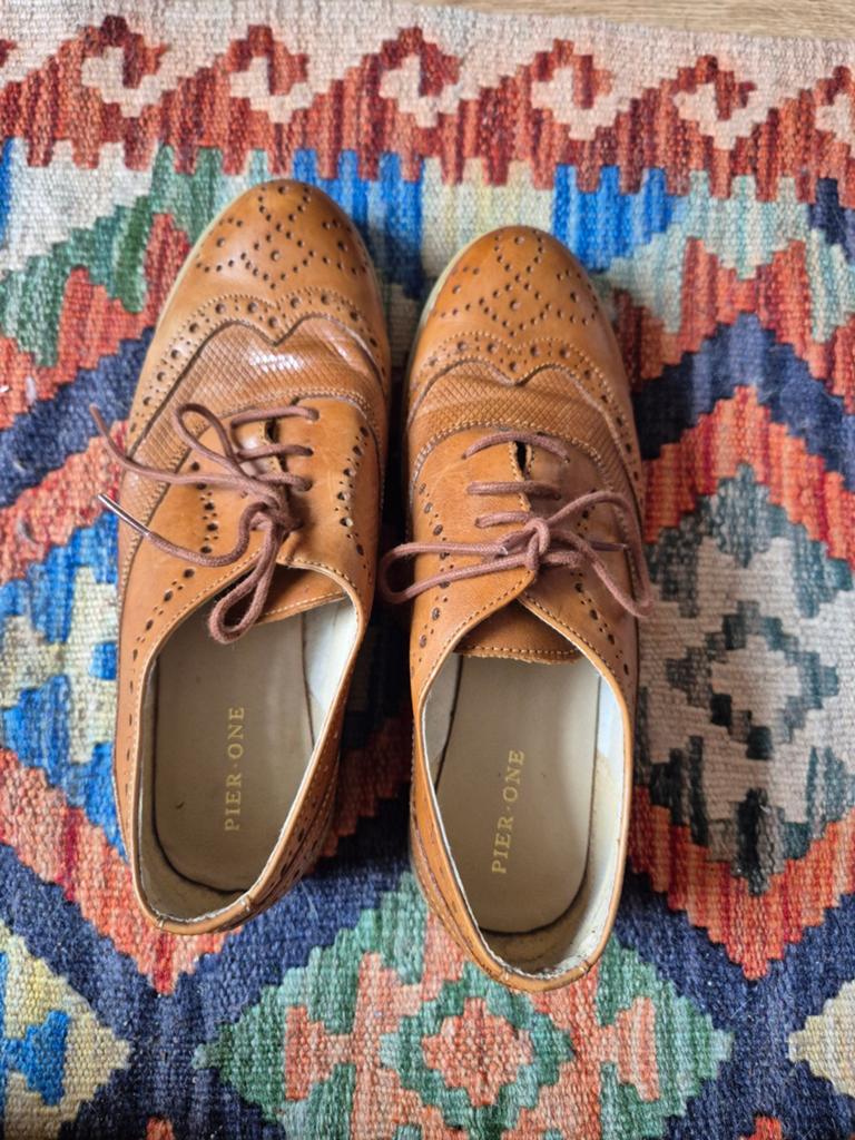 Brogue schoenen, Ophalen