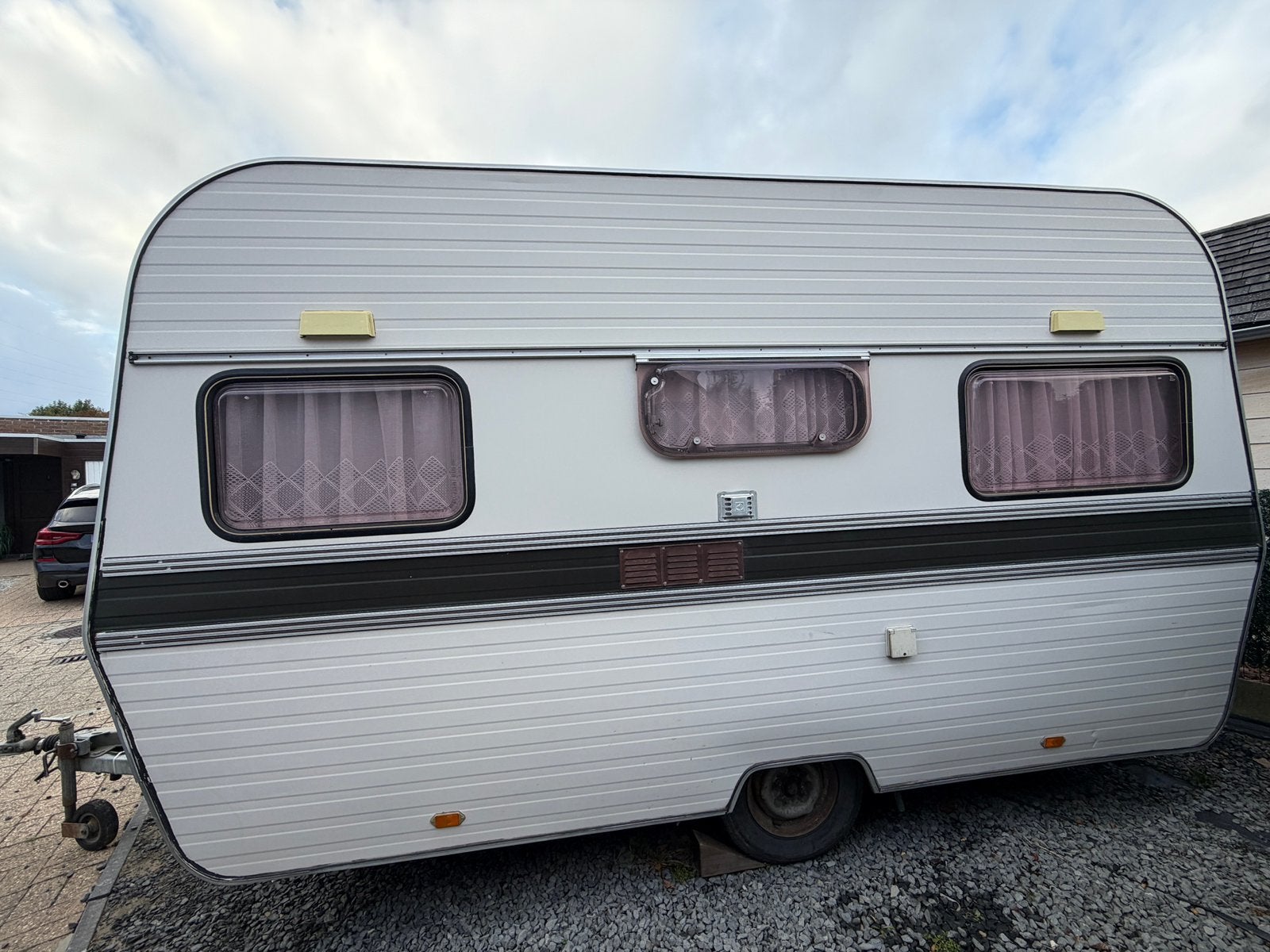 Caravan 620 kg, Particulier, Vast bed