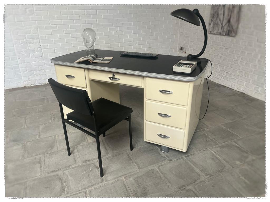 Vintage metalen bureau., Huis en Inrichting, Ophalen, Opbergruimte, Gebruikt, Metaal